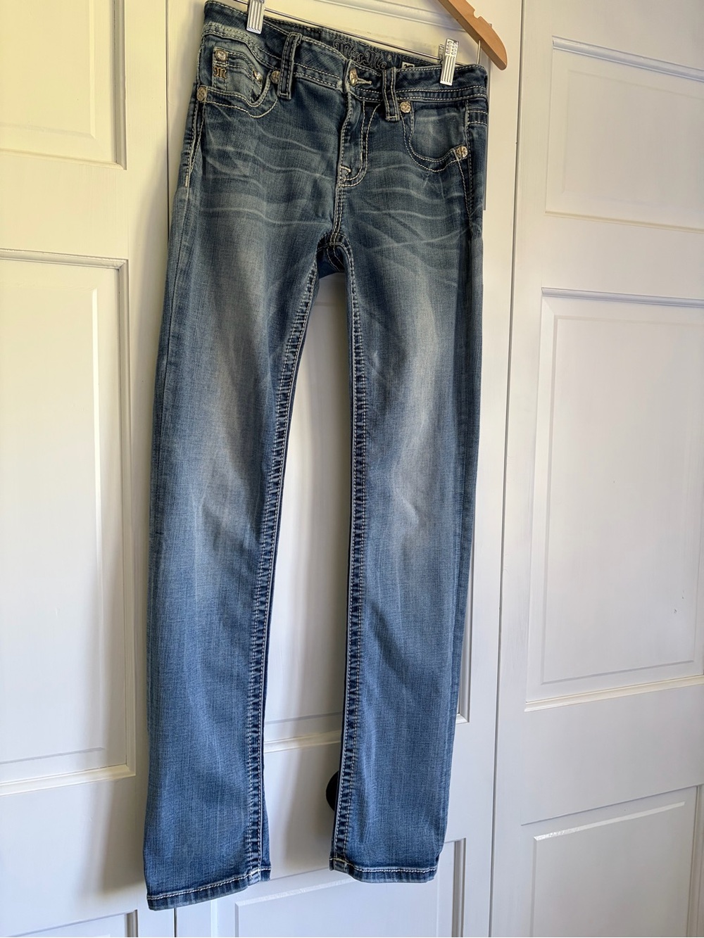 Miss Me Mid Rise Light Blue Straight Leg Jeans Sz 27 Embellishments on Pockets